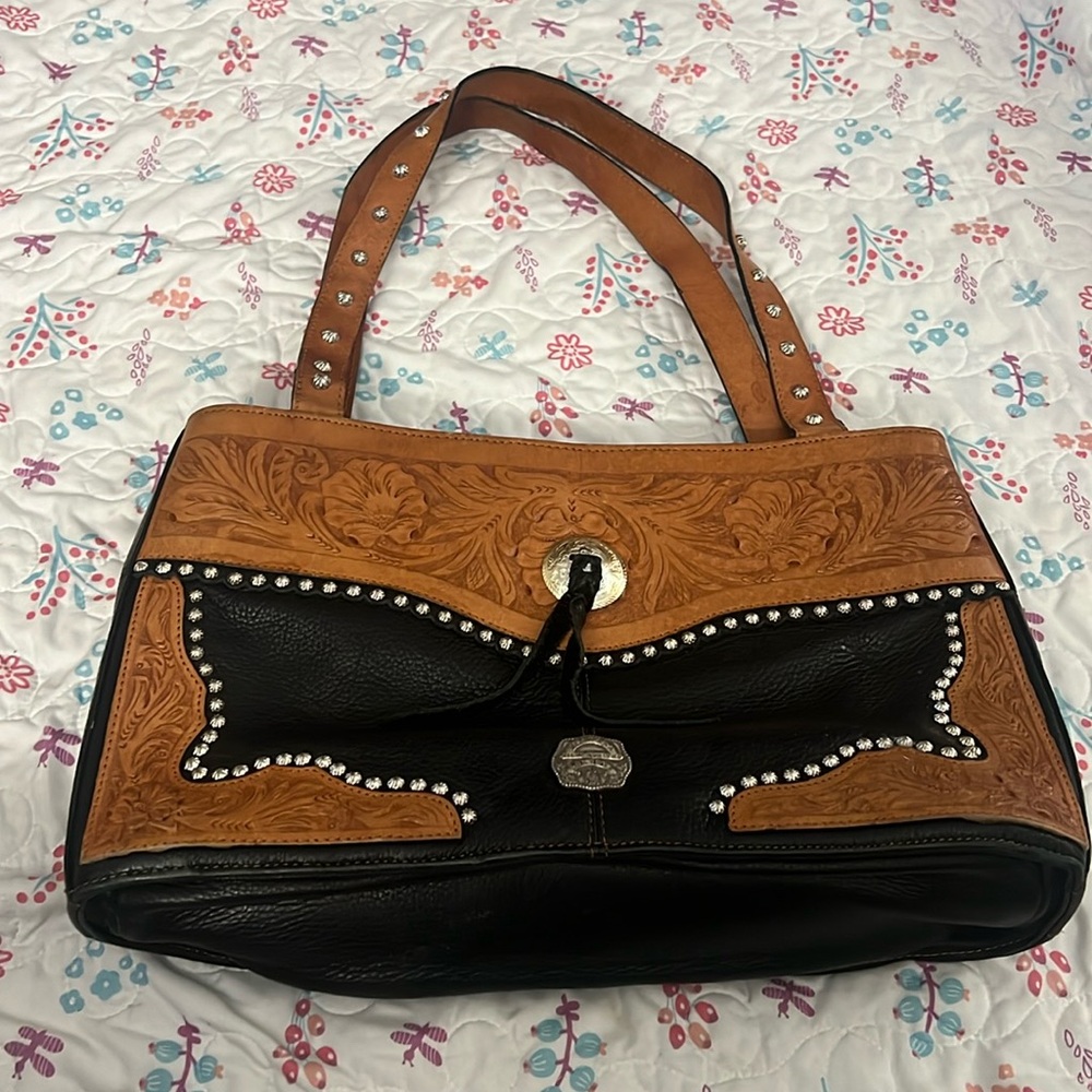Montana Silversmiths Western Purse Shoulder Bag Hand Tooled Leather Concho
